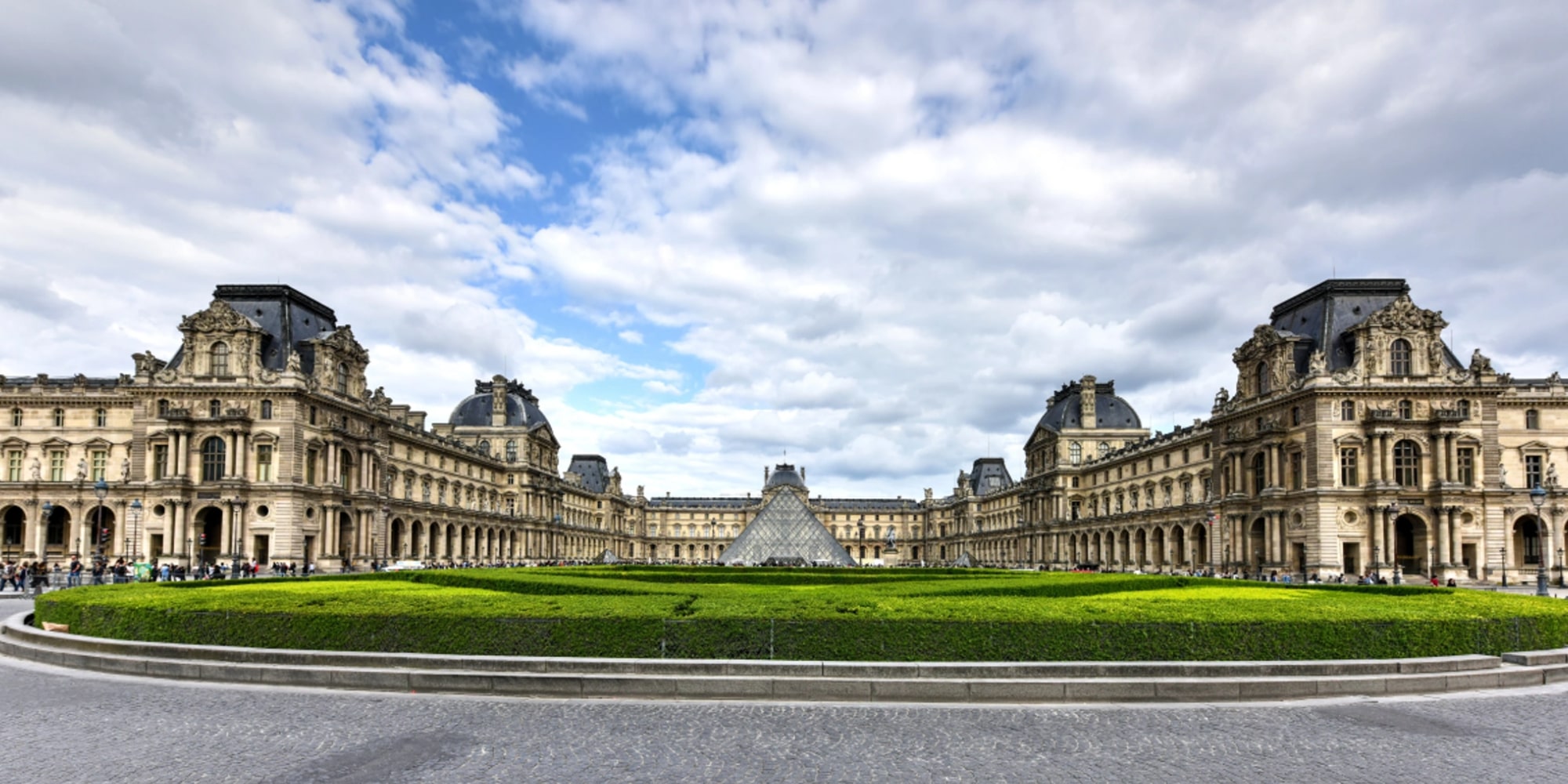 Alignement du louvre Alignement du louvre